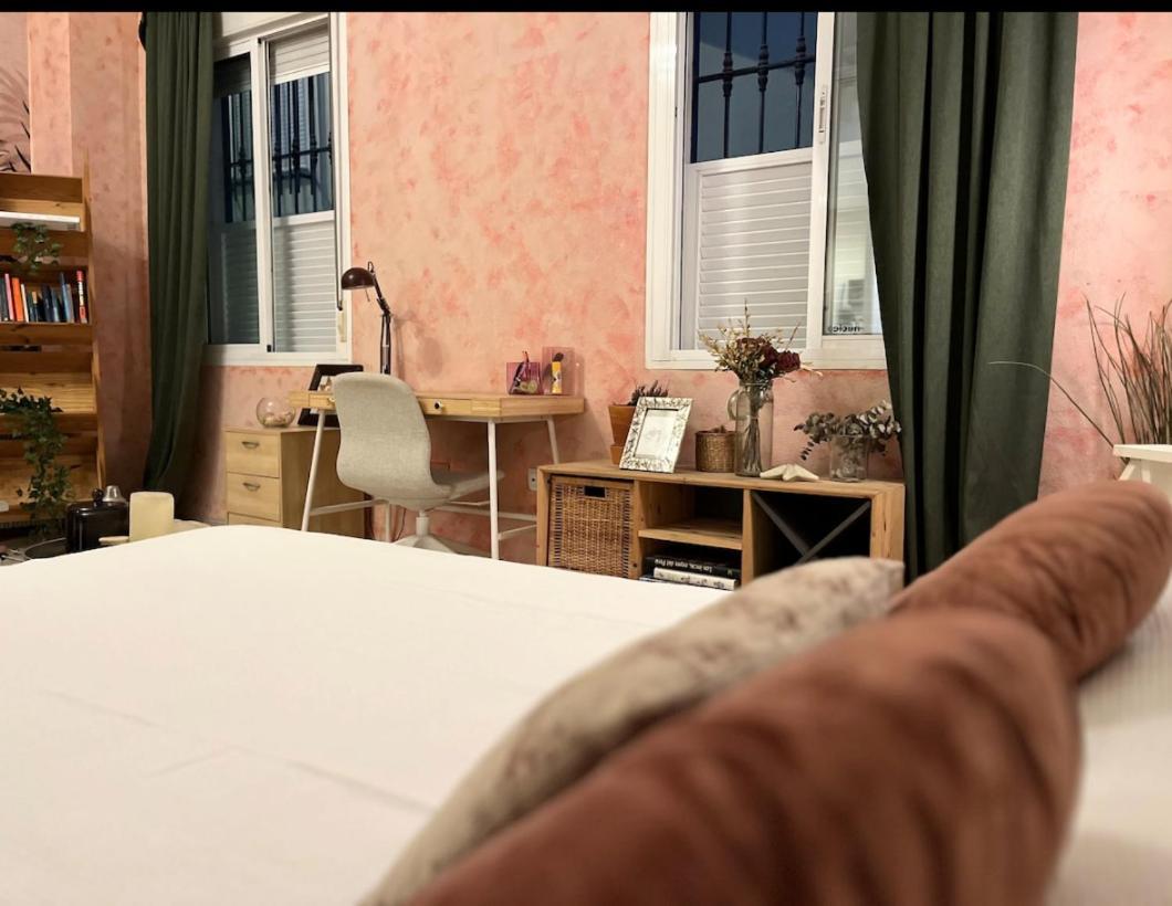 Serva La Bari Studio Севилья Экстерьер фото